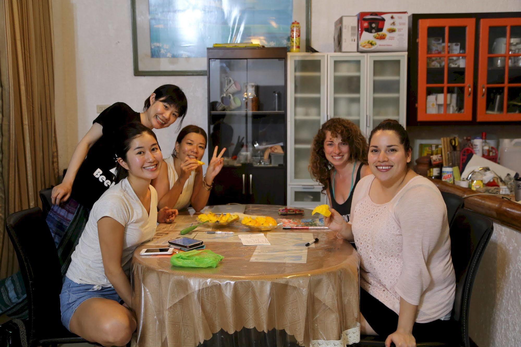 מקטאן Dee Guest House מראה חיצוני תמונה